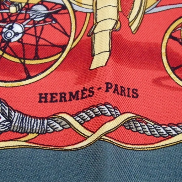 AUTH HERMES Petit Carre MUSEE Silk Scarf - Picture 6 of 8